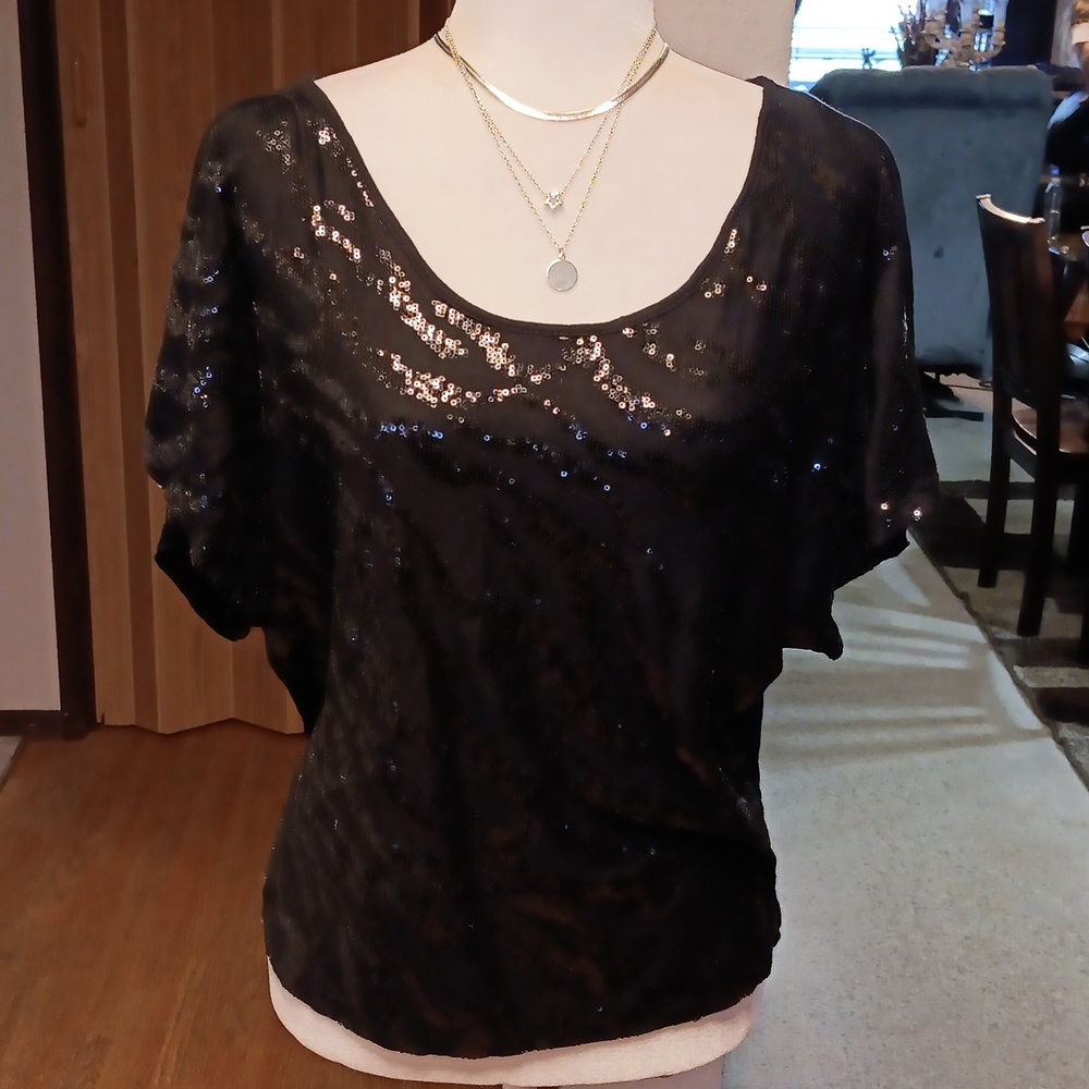 CLEO BLACK SEQUENCE DESIGN TOP